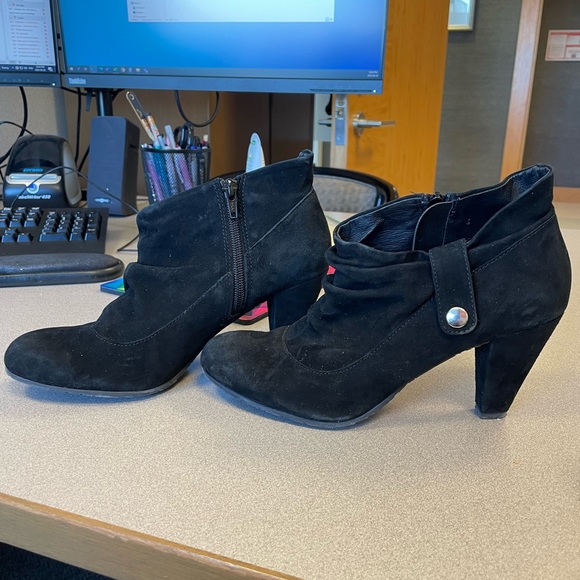 Black Suede Slouch Booties - Picture 3 of 3